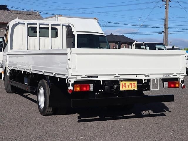 TOYOTA DYNA 2020
