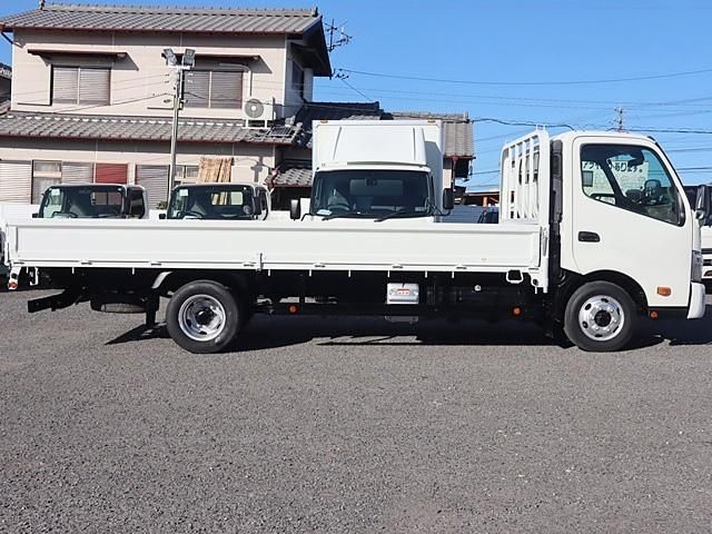 TOYOTA DYNA 2020