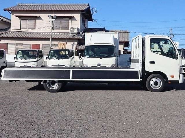 TOYOTA DYNA 2020