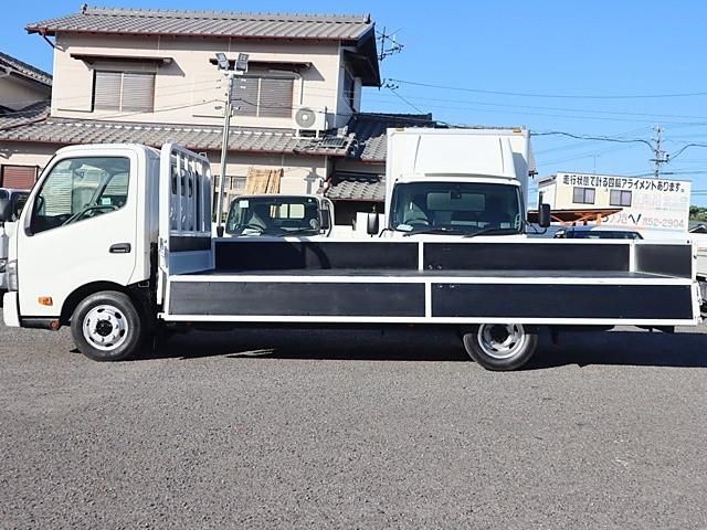 TOYOTA DYNA 2020