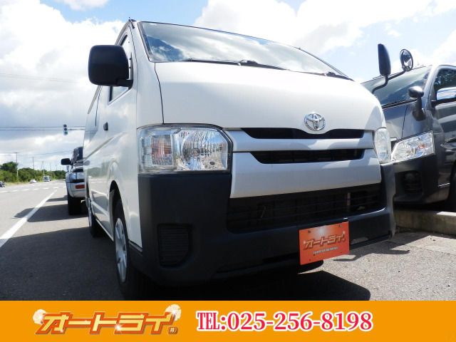 TOYOTA HIACE van 4WD 2014