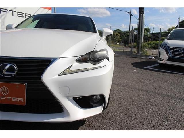 TOYOTA LEXUS IS300h 2013