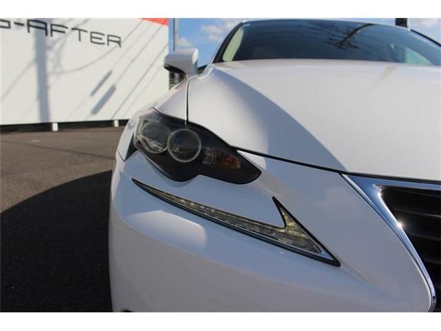 TOYOTA LEXUS IS300h 2013