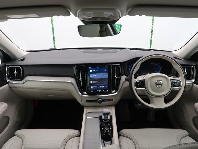 VOLVO VOLVO V60 2024