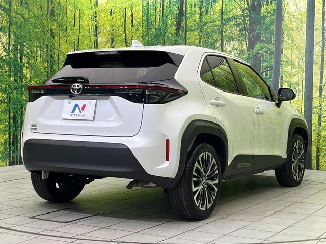 TOYOTA YARIS CROSS 2023