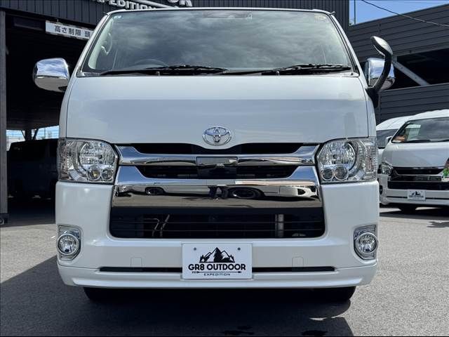 TOYOTA HIACE van 4WD 2018