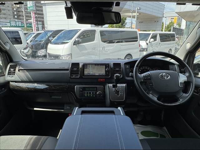 TOYOTA HIACE van 4WD 2018