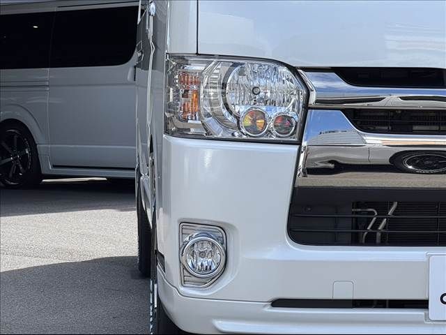 TOYOTA HIACE van 4WD 2018