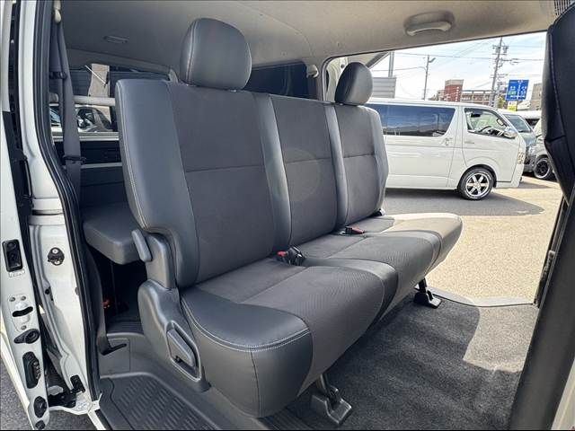 TOYOTA HIACE van 4WD 2018