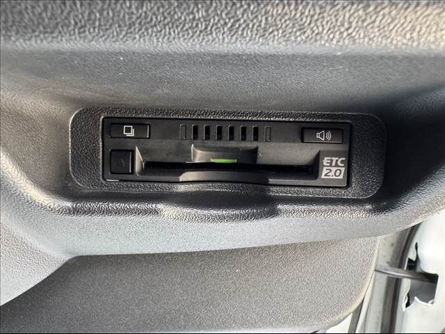 TOYOTA HIACE van 4WD 2018