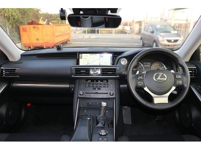 TOYOTA LEXUS IS300 2020