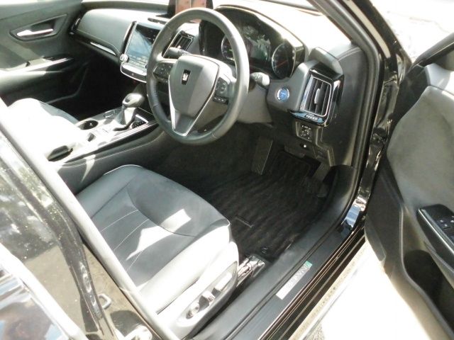 TOYOTA CROWN sedan hybrid 2019