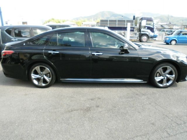 TOYOTA CROWN sedan hybrid 2019