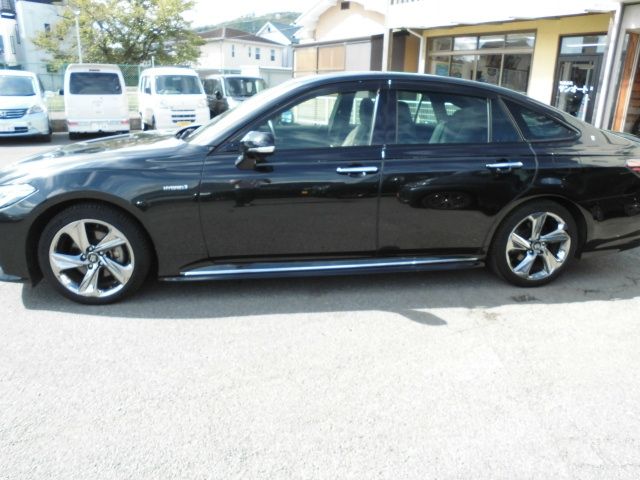 TOYOTA CROWN sedan hybrid 2019