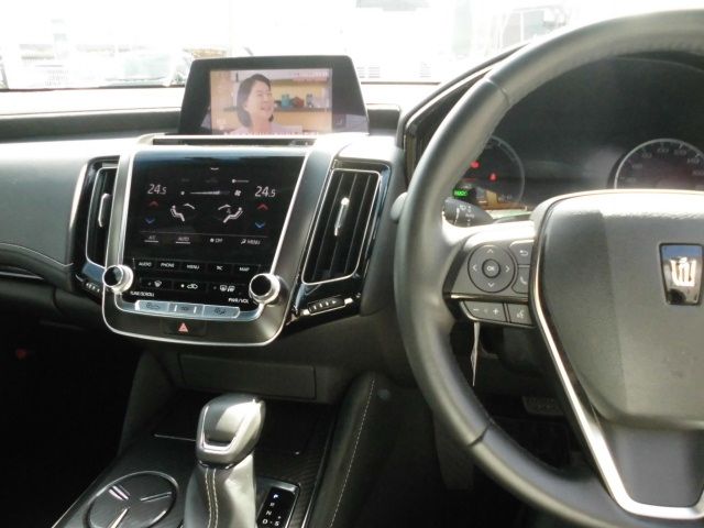 TOYOTA CROWN sedan hybrid 2019