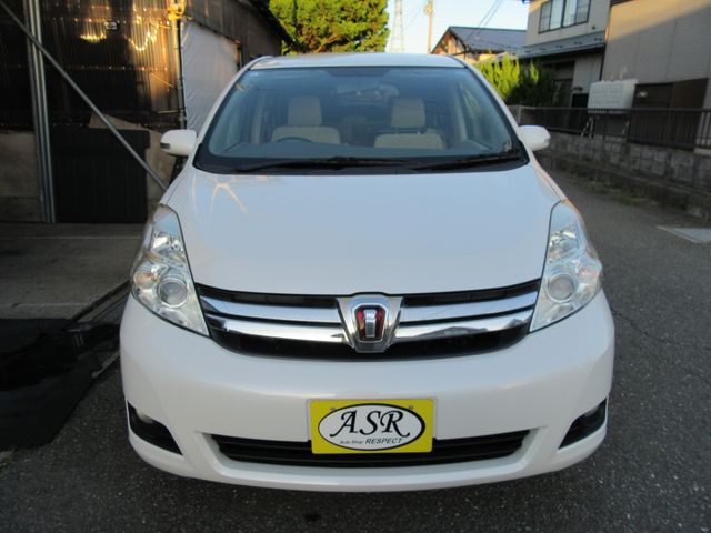 TOYOTA Isis 4WD 2013