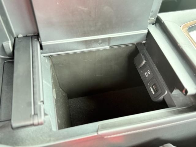 TOYOTA VELLFIRE  HYBRID 2024