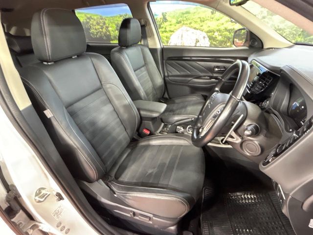 MITSUBISHI OUTLANDER PHEV 2015