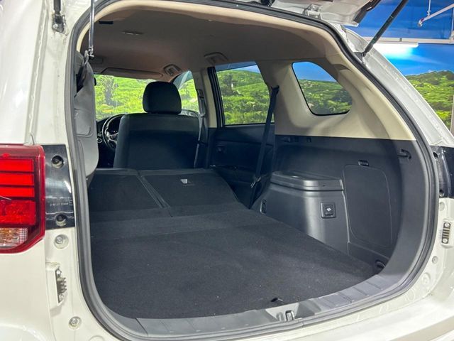 MITSUBISHI OUTLANDER PHEV 2015