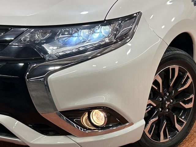 MITSUBISHI OUTLANDER PHEV 2015