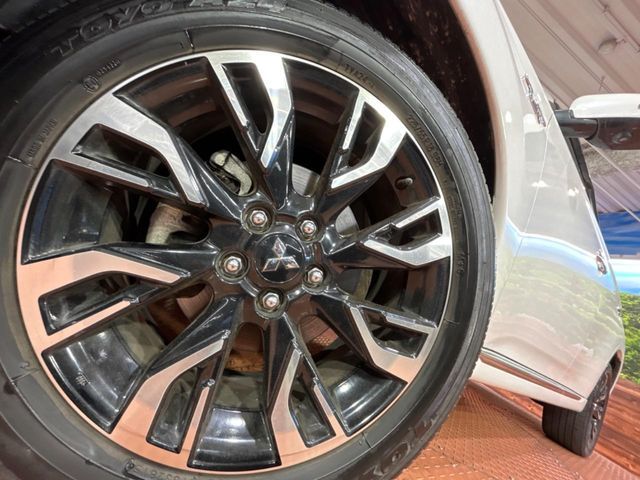 MITSUBISHI OUTLANDER PHEV 2015