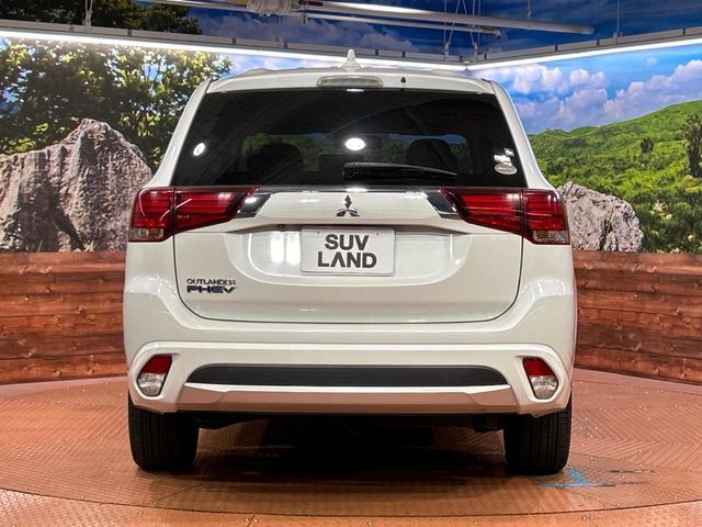 MITSUBISHI OUTLANDER PHEV 2015