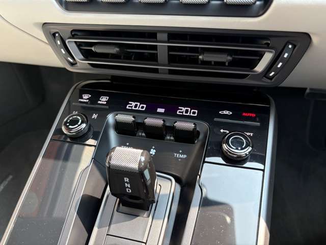 PORSCHE PORSCHE 911 2020