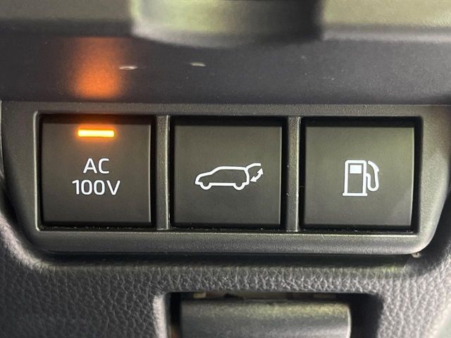 TOYOTA PRIUS 4WD 2023