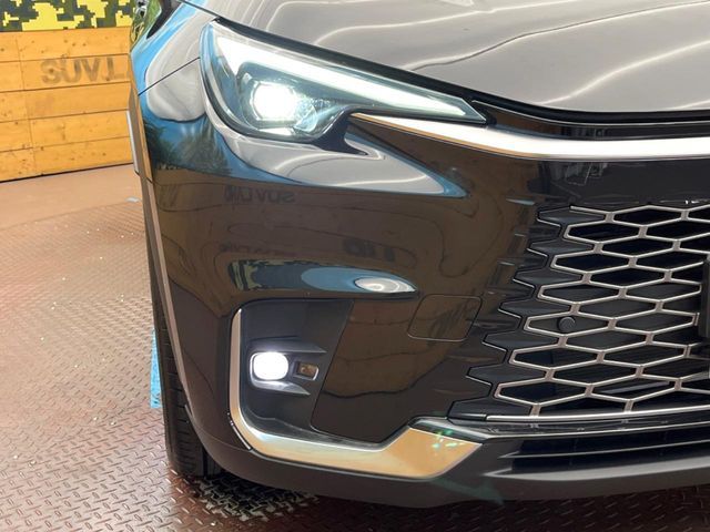 TOYOTA LEXUS LBX 2024