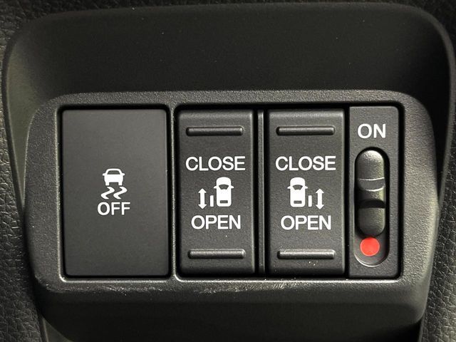 HONDA FREED e:HEV 2025