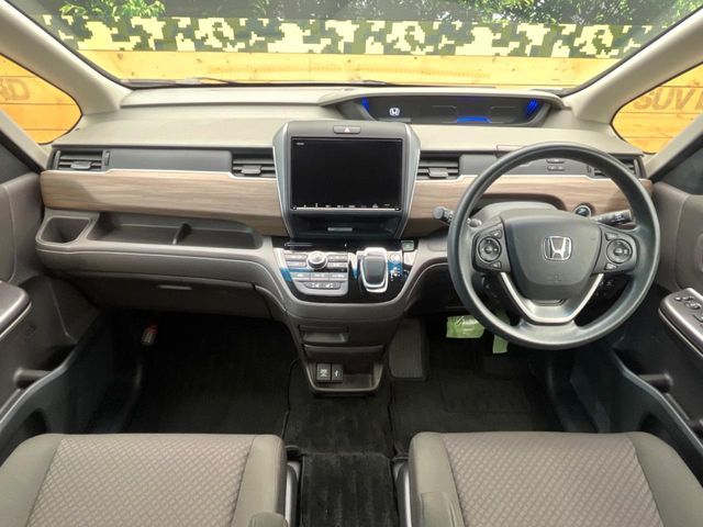 HONDA FREED HYBRID 2022