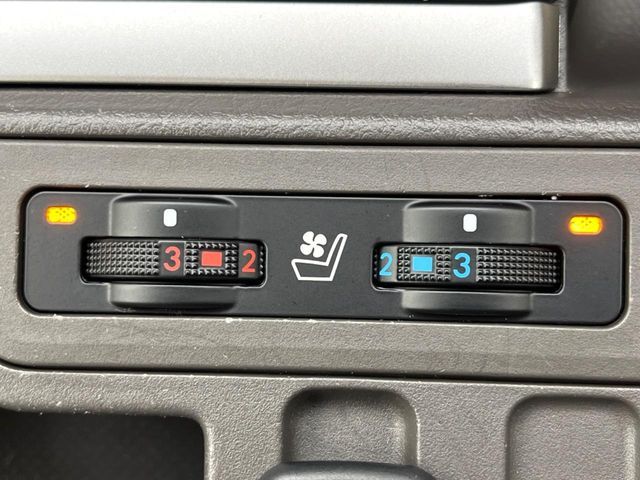 TOYOTA LANDCRUISER PRADO 2023