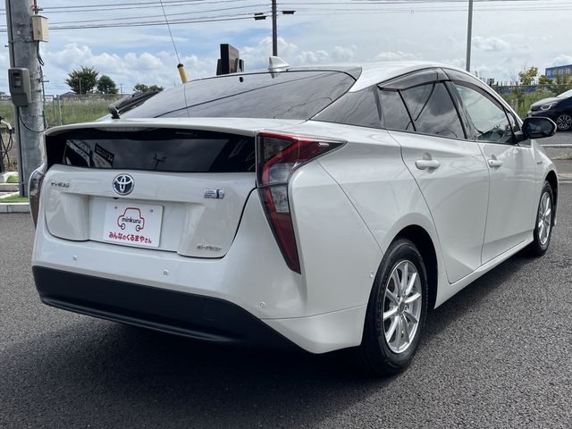 TOYOTA PRIUS 4WD 2016