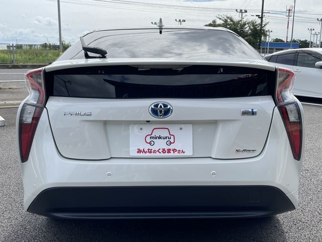 TOYOTA PRIUS 4WD 2016