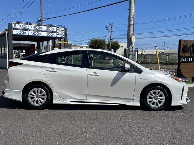 TOYOTA PRIUS 2019