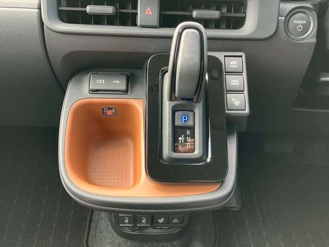 TOYOTA SIENTA HYBRID 2024