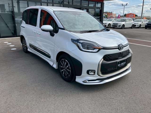 TOYOTA SIENTA HYBRID 2024