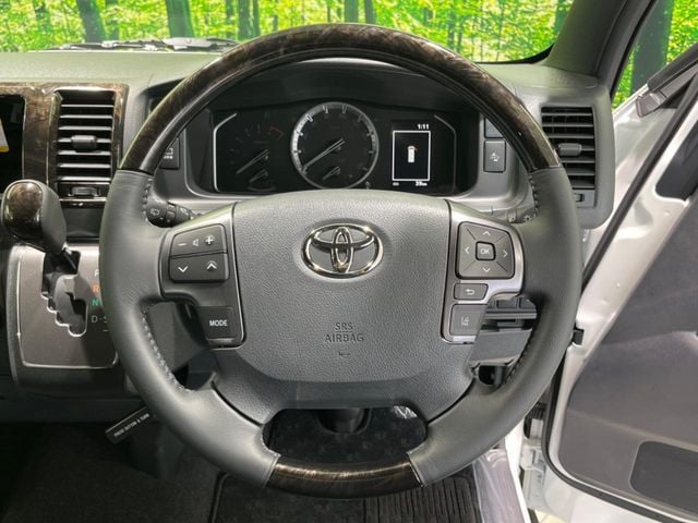 TOYOTA HIACE van 2WD 2025