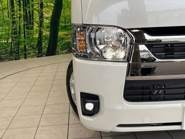 TOYOTA HIACE van 2WD 2025