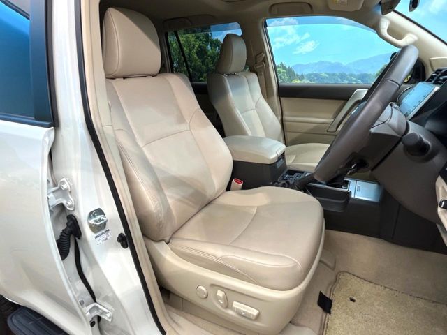 TOYOTA LANDCRUISER PRADO 2023