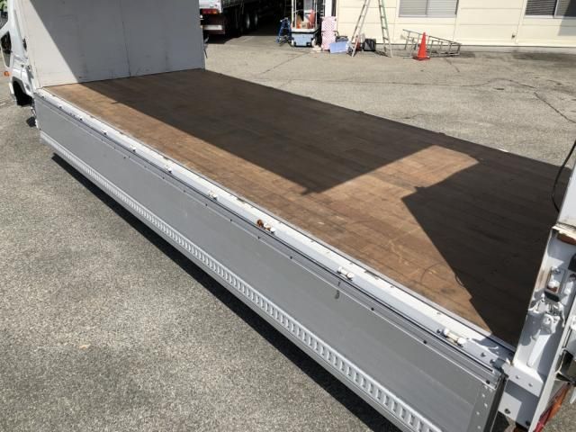 MITSUBISHI FUSOU FIGHTER 2018