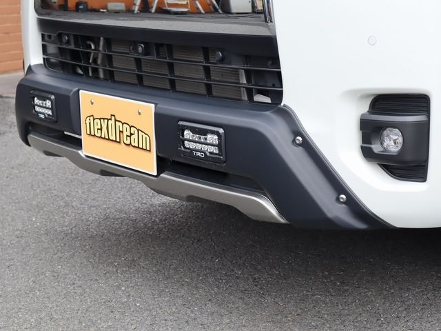 TOYOTA HIACE van 4WD 2023