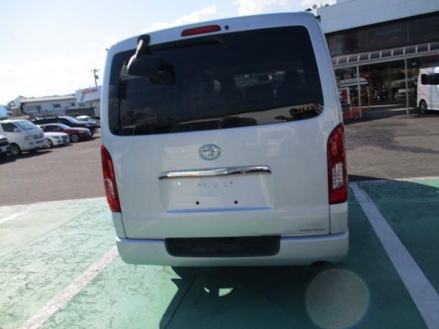 TOYOTA HIACE van 4WD 2009
