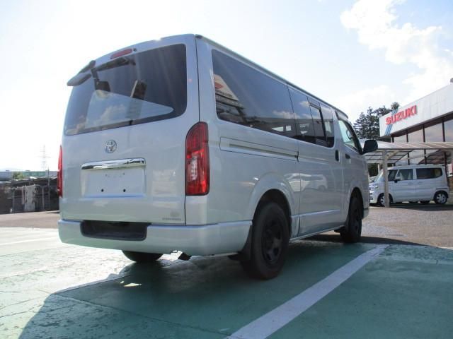 TOYOTA HIACE van 4WD 2009