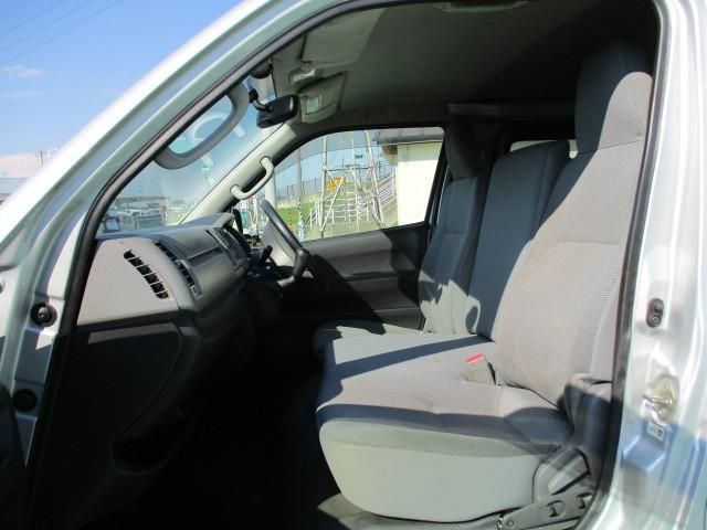 TOYOTA HIACE van 4WD 2009