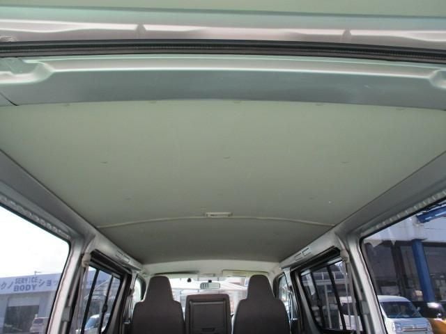 TOYOTA HIACE van 4WD 2009