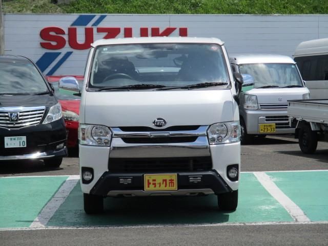 TOYOTA HIACE REGIUS WGN 4WD 2018