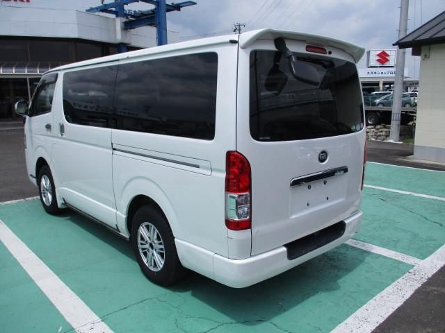 TOYOTA HIACE REGIUS WGN 4WD 2018
