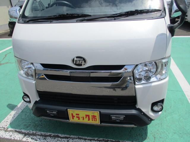 TOYOTA HIACE REGIUS WGN 4WD 2018
