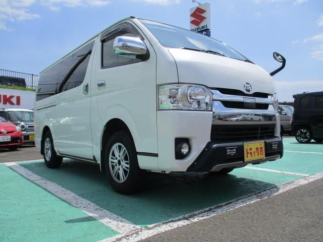 TOYOTA HIACE REGIUS WGN 4WD 2018